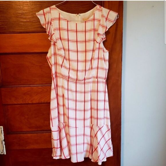 Hutch   - Picture 4 of 9